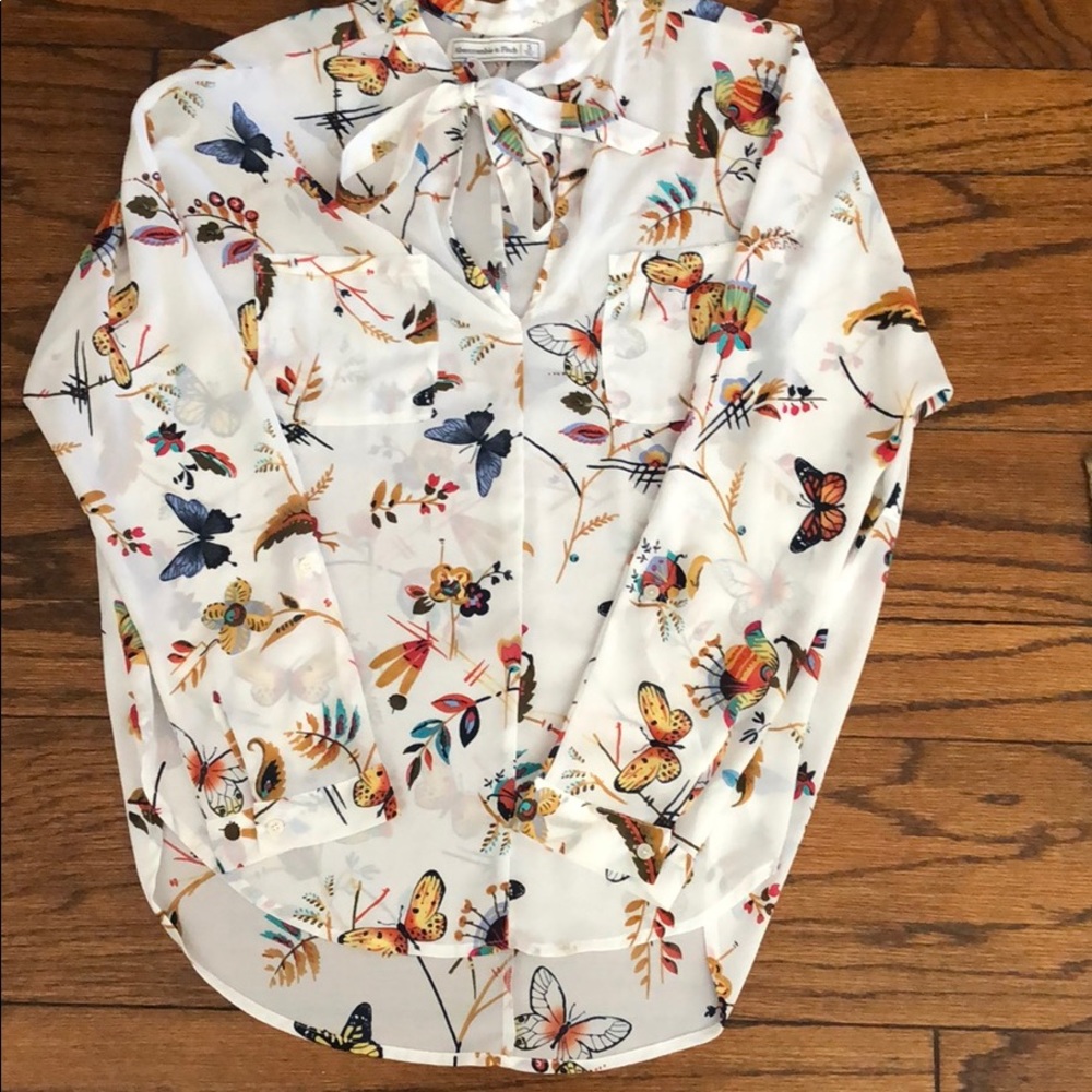 Cute Patterned Tie Neck Blouse